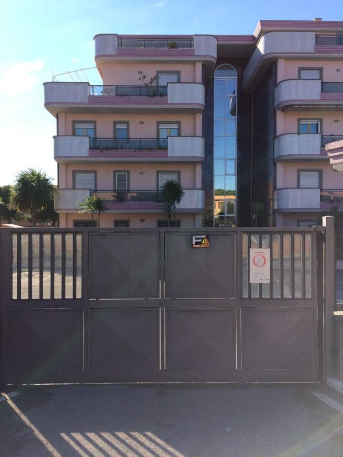 Appartamento Victoria Con Parcheggio Privato Civitavecchia Extérieur photo